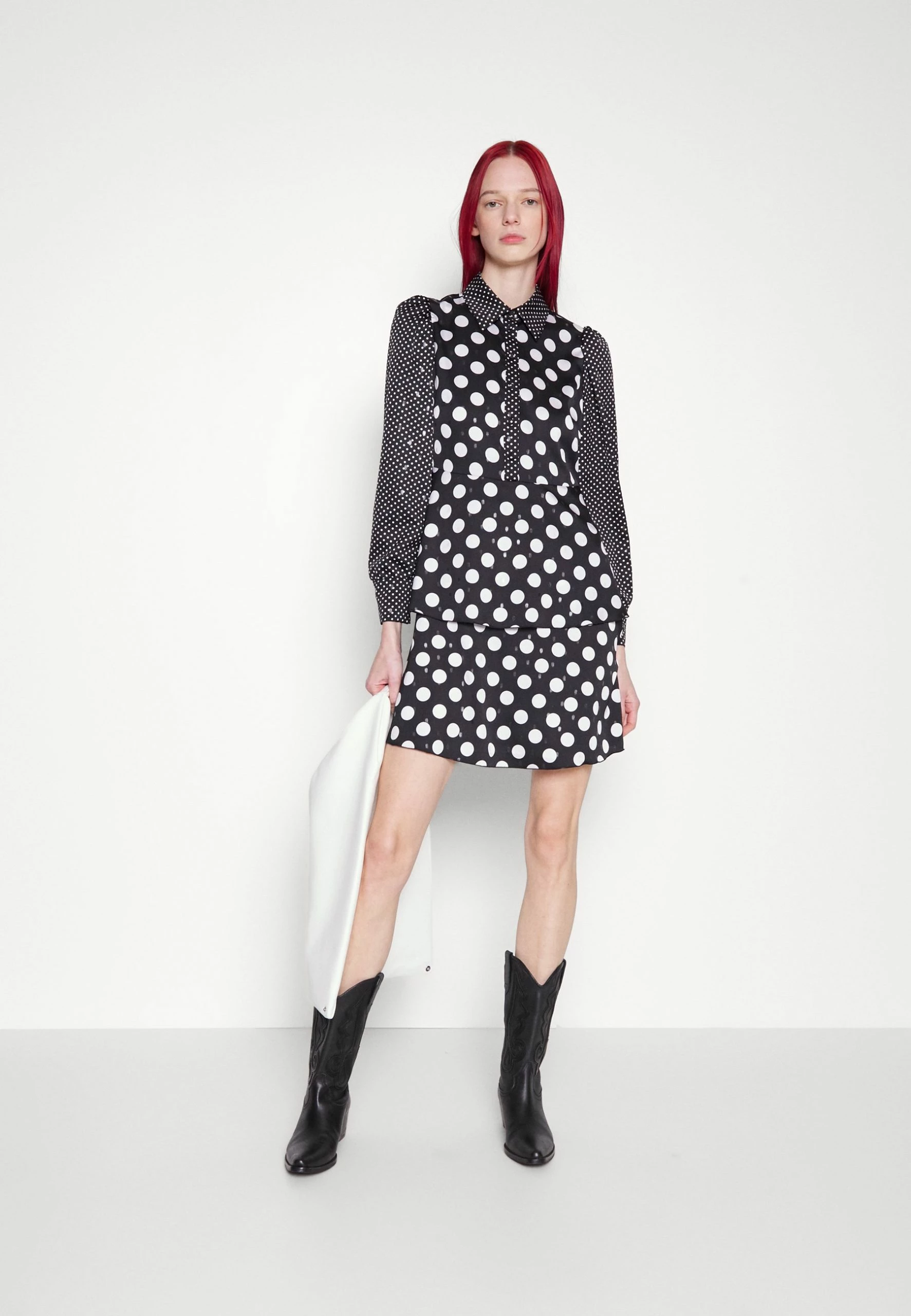 MAX & Co. Acquisto - Robe Chemise - Black Pattern 4 MAX & Co. Acquisto - Robe Chemise - Black Pattern – Image 2