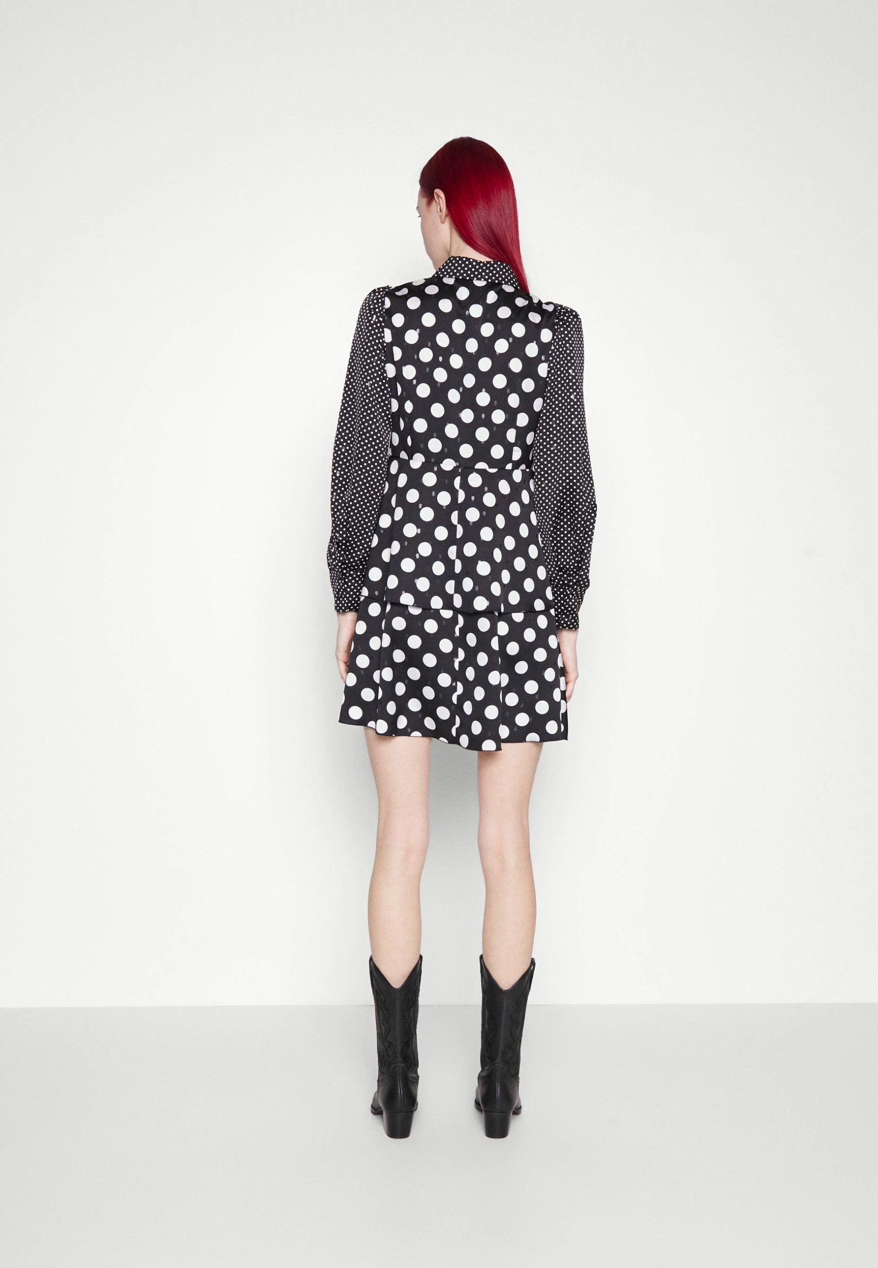 MAX & Co. Acquisto - Robe Chemise - Black Pattern 5 MAX & Co. Acquisto - Robe Chemise - Black Pattern – Image 3