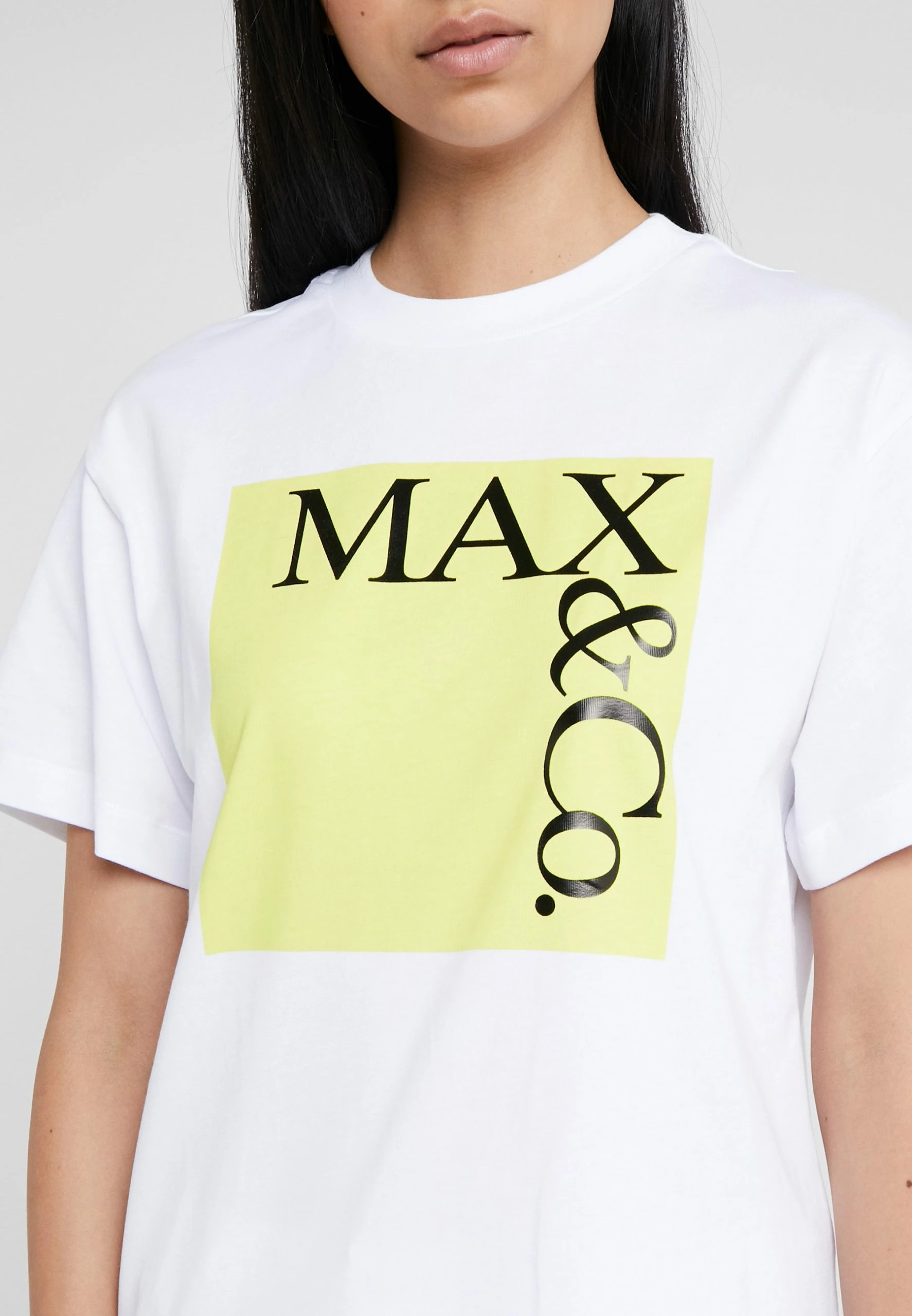 MAX & Co. Tee - T-Shirt Imprimé - Sunshine Yellow Pattern 8 MAX & Co. Tee - T-Shirt Imprimé - Sunshine Yellow Pattern – Image 6