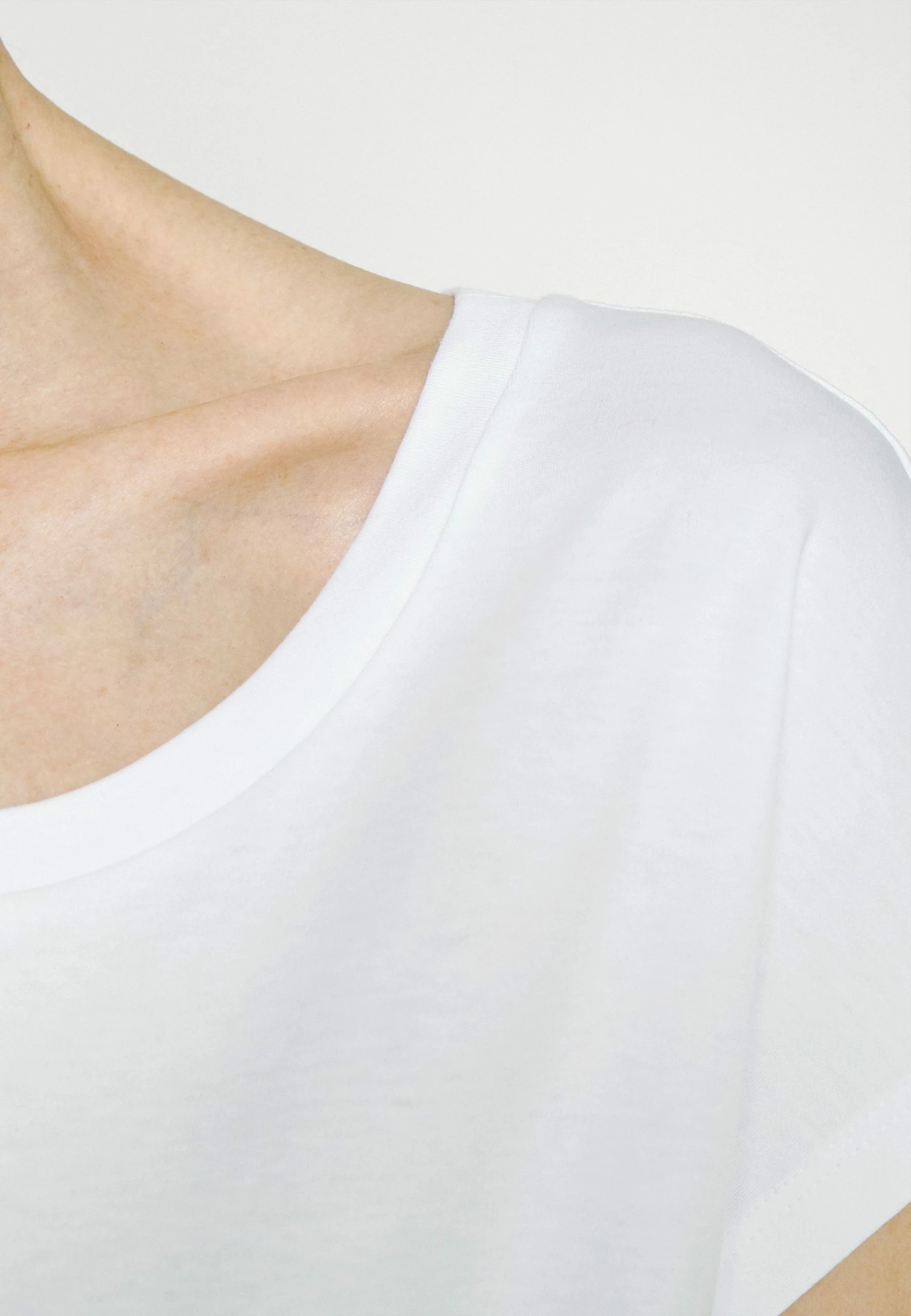 MAX & Co. Maldive - T-Shirt Basique - Bianco Ottico 7 MAX & Co. Maldive - T-Shirt Basique - Bianco Ottico – Image 5